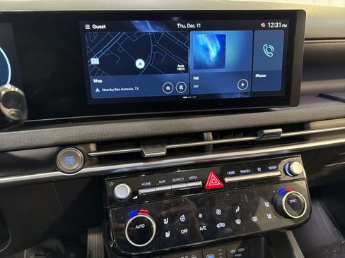 Used 2025 Hyundai Santa Cruz Limited image 18