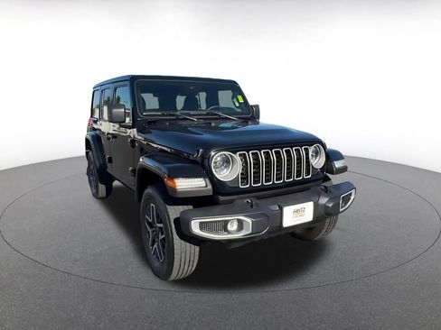 Used 2025 Jeep Wrangler Unlimited Sahara AWD/4WD image 12
