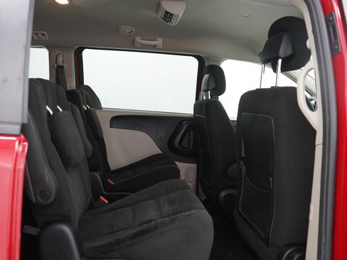 Used 2015 Dodge Grand Caravan SXT FWD image 14