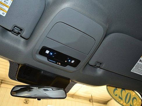 Used 2023 Ford F150 XLT image 28