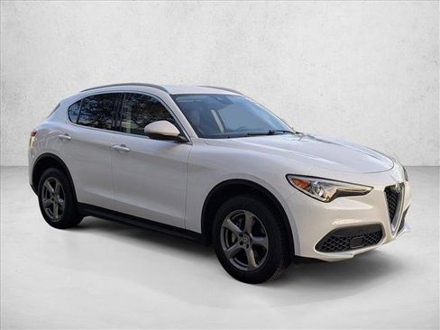 Used 2021 Alfa Romeo Stelvio Sprint image 3