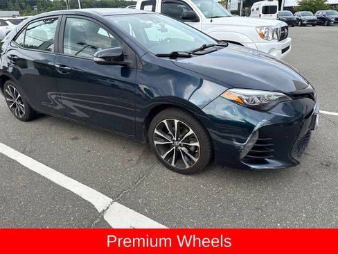 Used 2017 Toyota Corolla SE FWD image 4