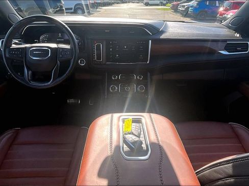 Used 2023 GMC Yukon XL Denali Ultimate AWD/4WD image 12