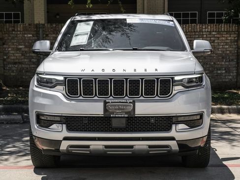 Used 2022 Jeep Wagoneer Series II w/ Premium Group I AWD/4WD image 11