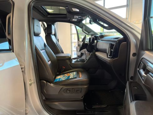 Used 2025 GMC Sierra 3500 AT4 w/ AT4 Premium Plus Package AWD/4WD image 20