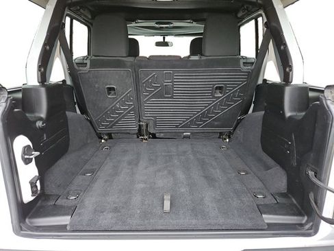 Used 2018 Jeep Wrangler Unlimited Sport image 12