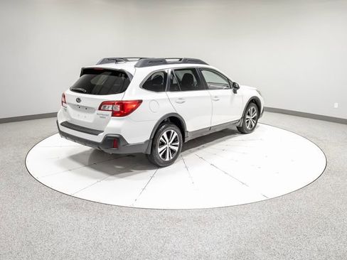 Used 2018 Subaru Outback 3.6R Limited AWD/4WD image 35