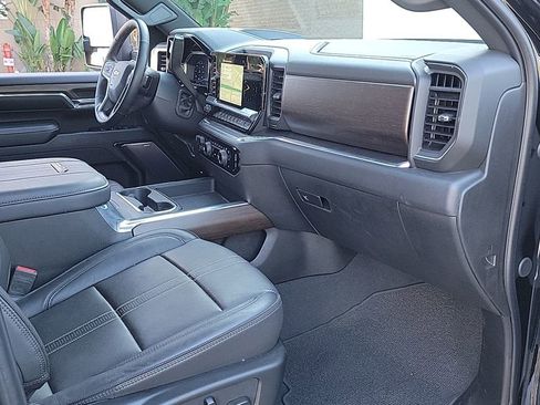 Used 2024 Chevrolet Silverado 2500 High Country w/ High Country Premium Package image 37