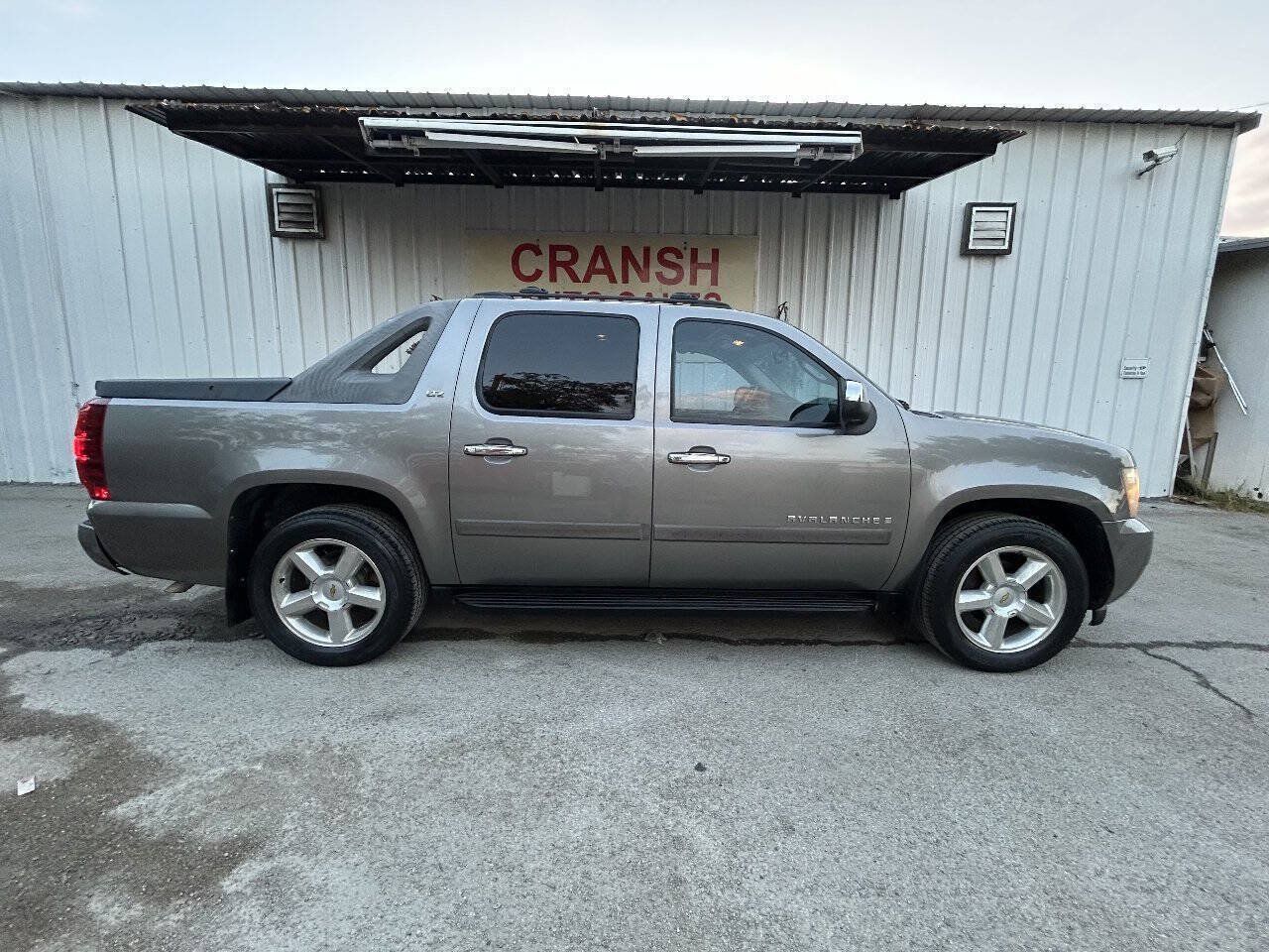 Used 2008 Chevrolet Avalanche LTZ w/ LTZ Preferred Equipment Group RWD image 8