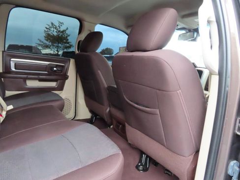 Used 2018 RAM 3500 SLT w/ Luxury Group AWD/4WD image 47