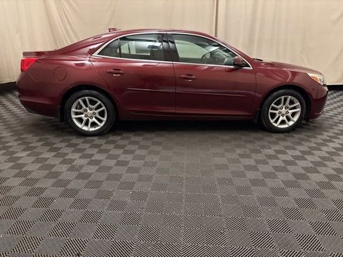 Used 2016 Chevrolet Malibu LT w/ Power Convenience Package image 4