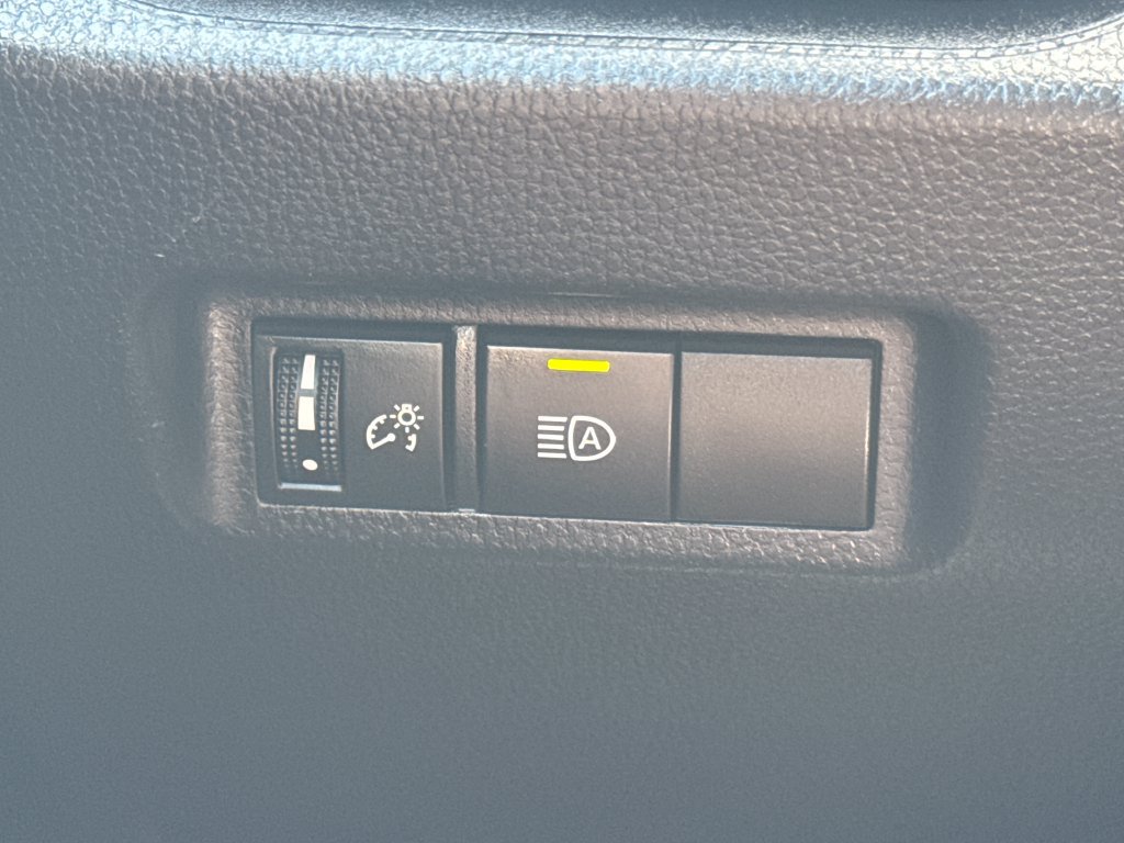 Used 2024 Toyota RAV4 LE AWD/4WD image 31