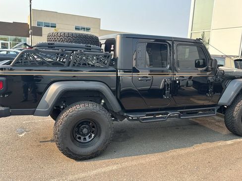 Used 2023 Jeep Gladiator Sport w/ Trailer Tow Package AWD/4WD image 3