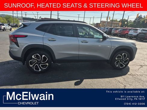 Used 2026 Chevrolet Trax RS w/ Sunroof Package FWD image 16
