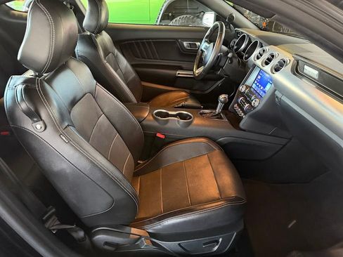 Used 2022 Ford Mustang GT Premium w/ Black Accent Package RWD image 11