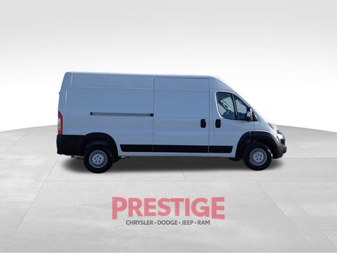Used 2025 RAM ProMaster 2500 w/ Convenience Group FWD image 9