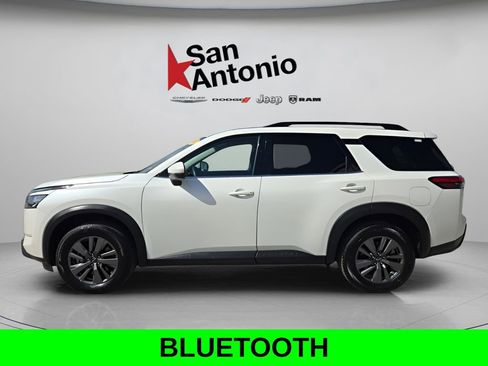 Used 2024 Nissan Pathfinder SV image 5