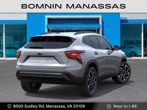 New 2026 Chevrolet Trax RS w/ Sunroof Package FWD image 5