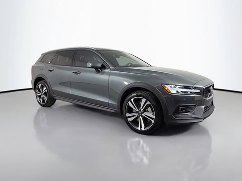 New 2026 Volvo V60 B5 Cross Country Plus w/ Protection Package Premier AWD/4WD image 28