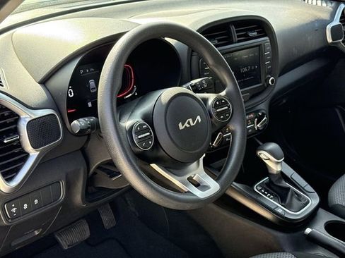 Used 2024 Kia Soul LX w/ Option Group 015 FWD image 9