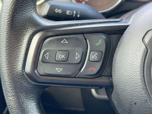 Used 2018 Jeep Wrangler Unlimited Sport image 29