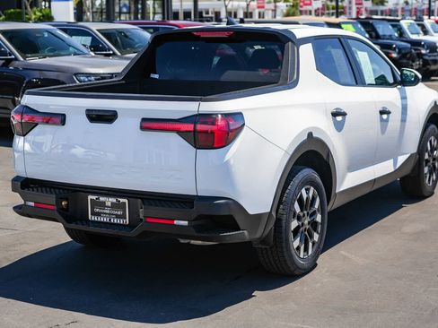 Used 2025 Hyundai Santa Cruz SE FWD image 6