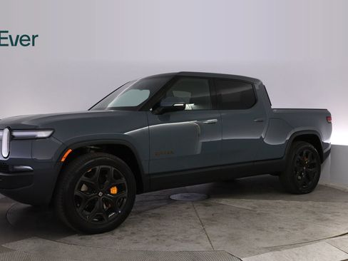 Used 2025 Rivian R1T Premium AWD/4WD image 18