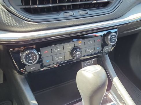 Used 2025 Jeep Compass Trailhawk AWD/4WD image 30
