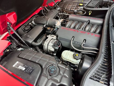 Used 1998 Chevrolet Corvette Convertible w/ Memory Pkg image 29