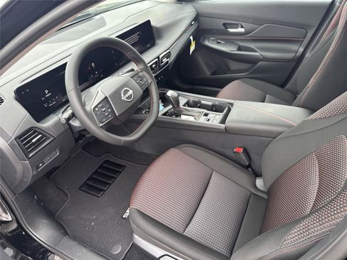 New 2026 Nissan Sentra SR w/ Floor Mat Package FWD image 10