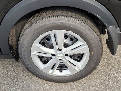 New 2025 Nissan Kicks Play S image 7