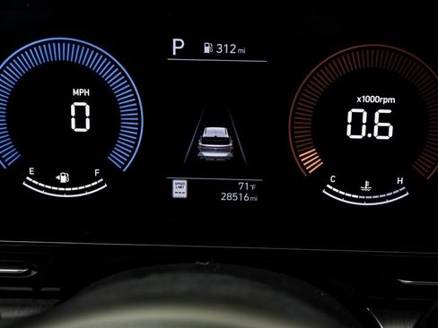 Used 2025 Hyundai Kona SEL image 31