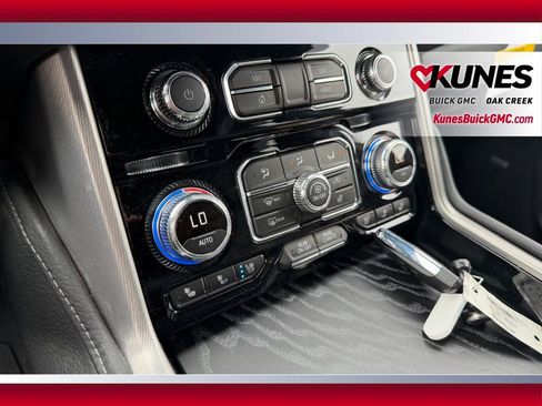 Used 2024 GMC Yukon Denali w/ Advanced Technology Package AWD/4WD image 21