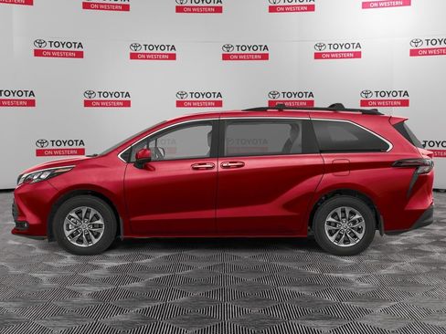 New 2026 Toyota Sienna XLE FWD image 3