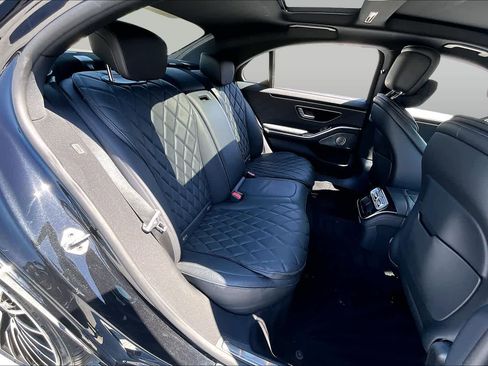 Used 2022 Mercedes-Benz S 580 4MATIC Sedan w/ AMG Line Package image 20