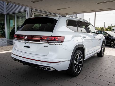 Used 2024 Volkswagen Atlas SEL Premium R-Line AWD/4WD image 2