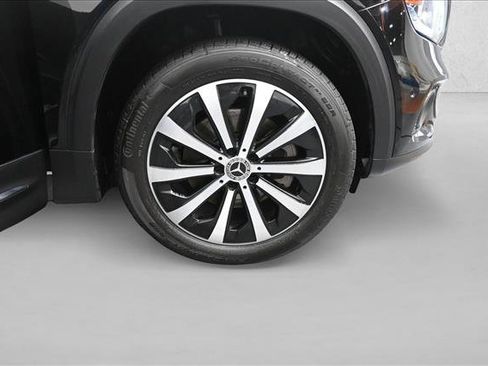 Certified 2023 Mercedes-Benz GLB 250 4MATIC image 30