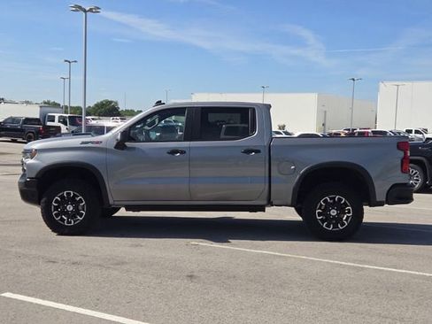 Used 2024 Chevrolet Silverado 1500 ZR2 w/ Technology Package AWD/4WD image 4