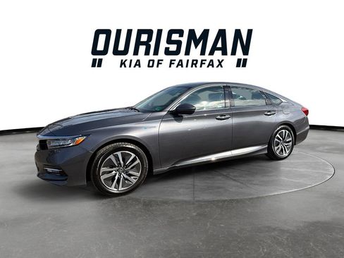 Used 2019 Honda Accord Touring image 2