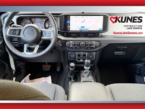 Used 2024 Jeep Wrangler Unlimited Sahara AWD/4WD image 21