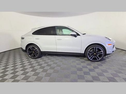 Used 2023 Porsche Cayenne Platinum Edition AWD/4WD image 35
