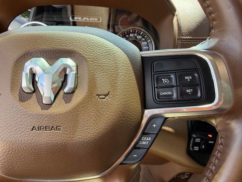 Used 2022 RAM 3500 Laramie AWD/4WD image 22