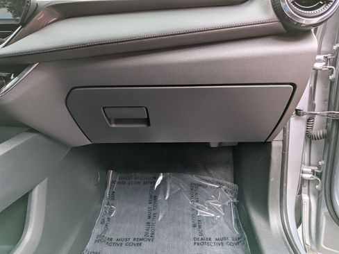 Used 2025 Chevrolet Equinox LT w/ Safety and Technology Package FWD image 30