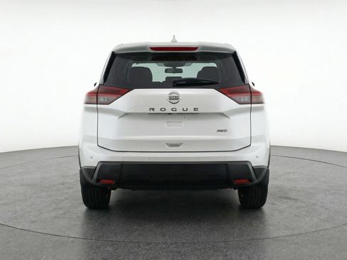 Used 2025 Nissan Rogue SV image 7