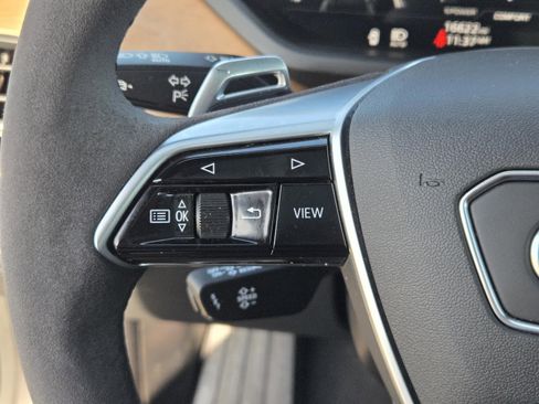 Used 2022 Audi e-tron GT Premium Plus image 17