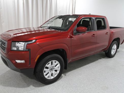 Used 2023 Nissan Frontier SV w/ SV Convenience Package image 3