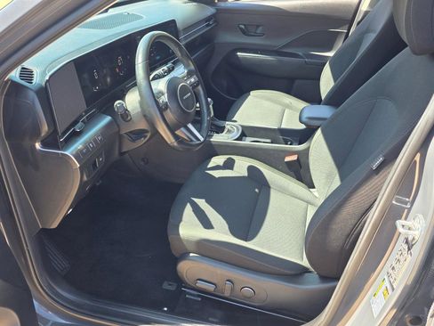 Used 2025 Hyundai Kona SEL FWD image 7