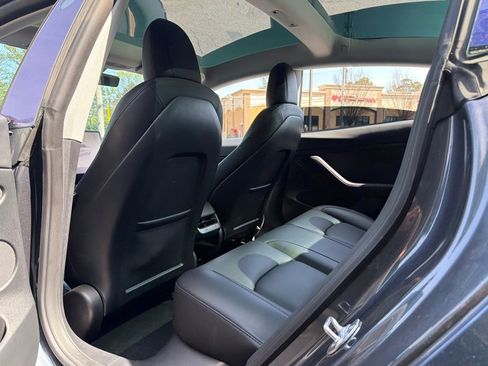 Used 2023 Tesla Model 3 Standard Range image 30