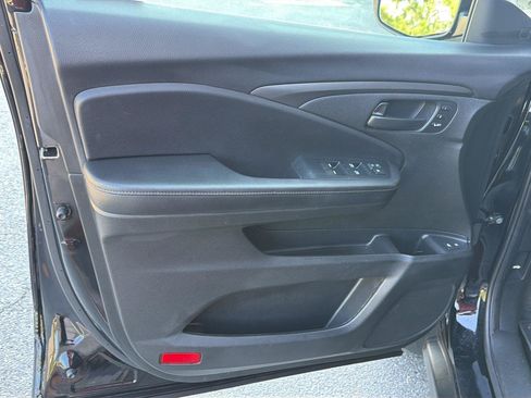 Used 2023 Honda Passport EX-L image 16