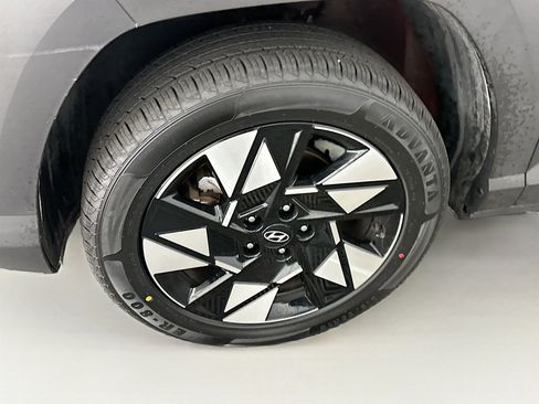 Used 2025 Hyundai Kona SEL image 11